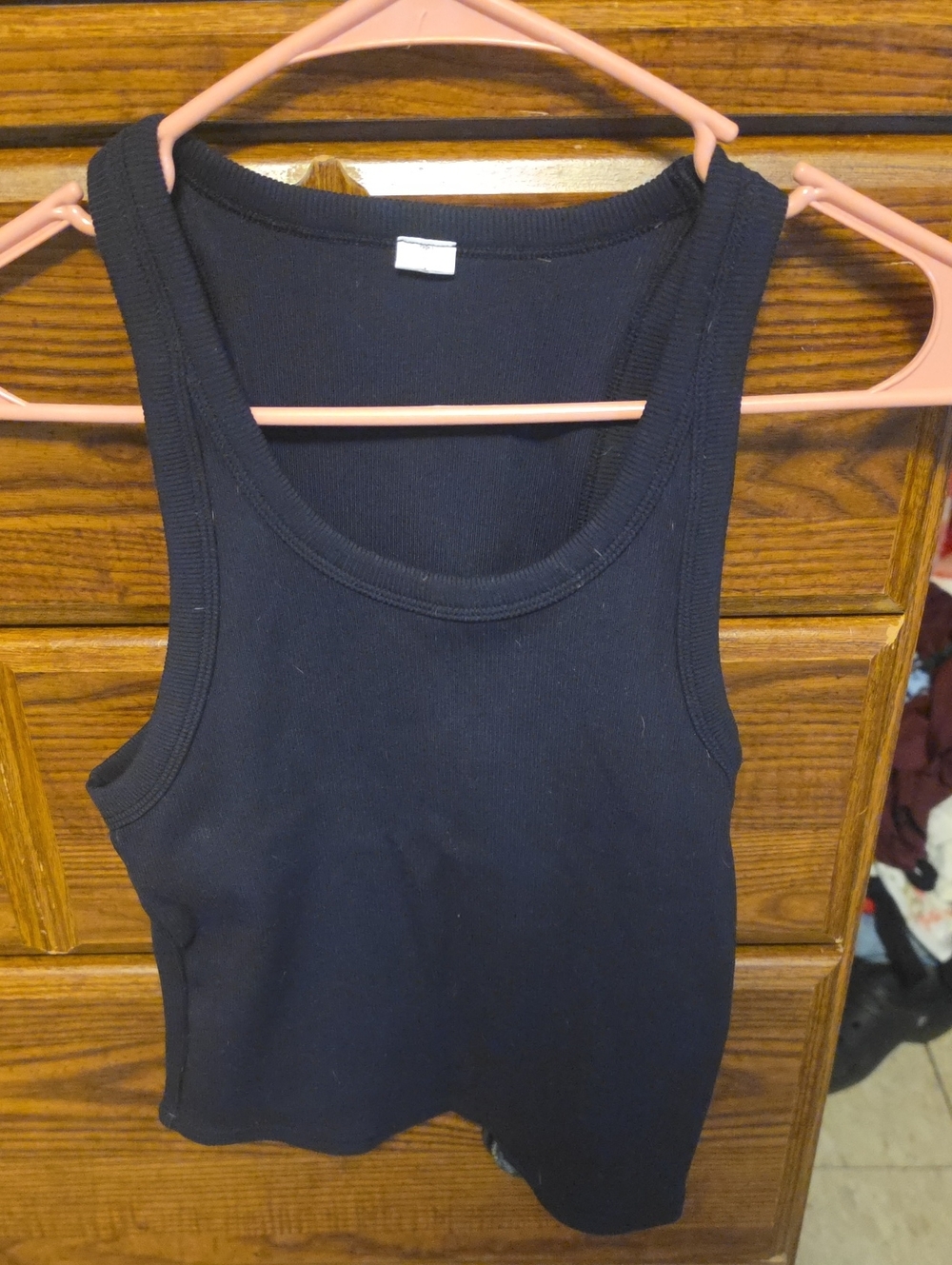 ALO Yoga Black Ribbed Tank Top — Scoop Neck
